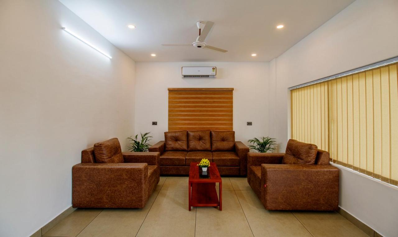 Treebo Amigos Residency Cochin Airport Hotel Kochi Exterior foto