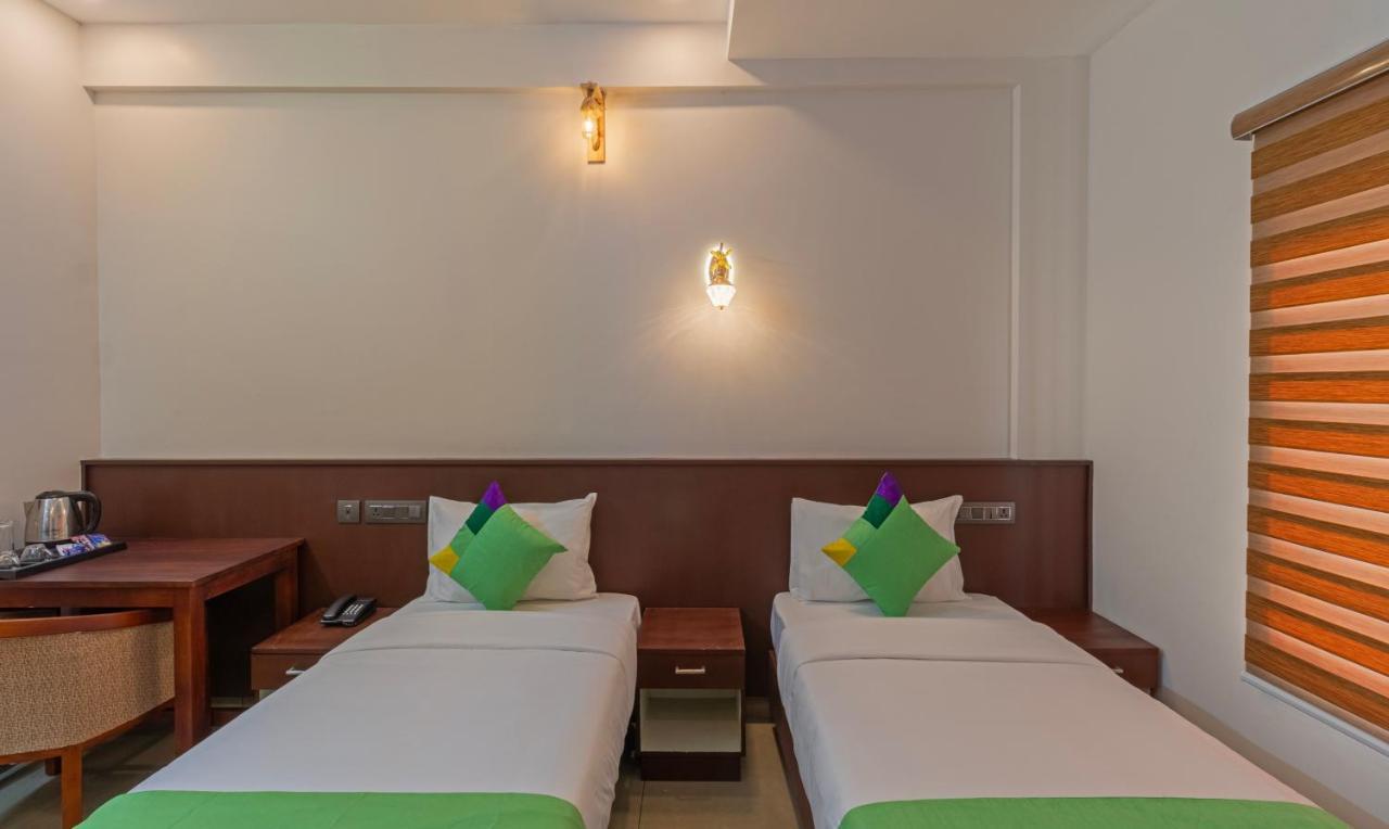 Treebo Amigos Residency Cochin Airport Hotel Kochi Exterior foto