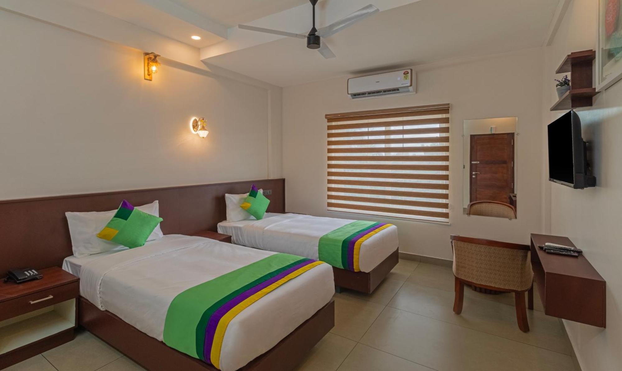 Treebo Amigos Residency Cochin Airport Hotel Kochi Exterior foto