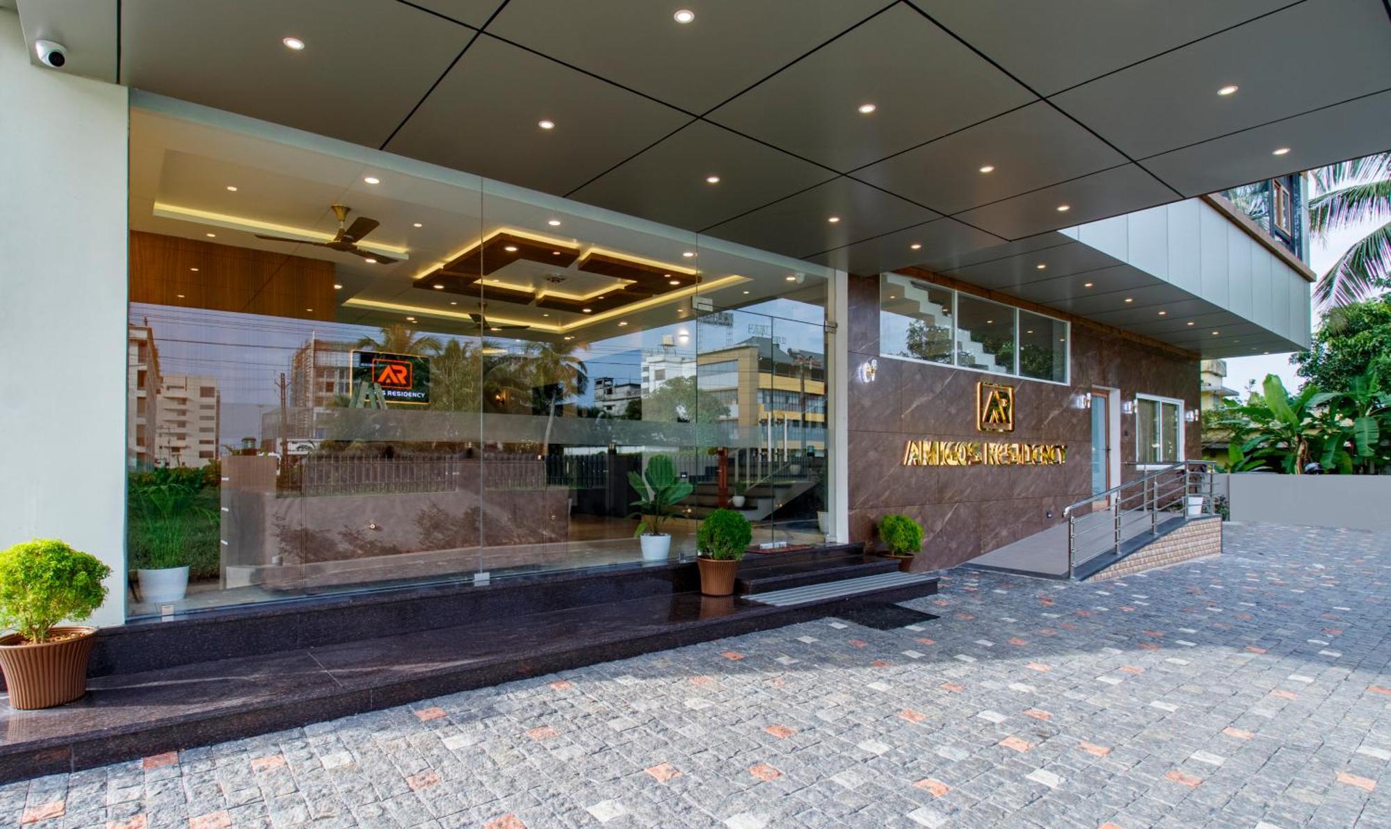 Treebo Amigos Residency Cochin Airport Hotel Kochi Exterior foto