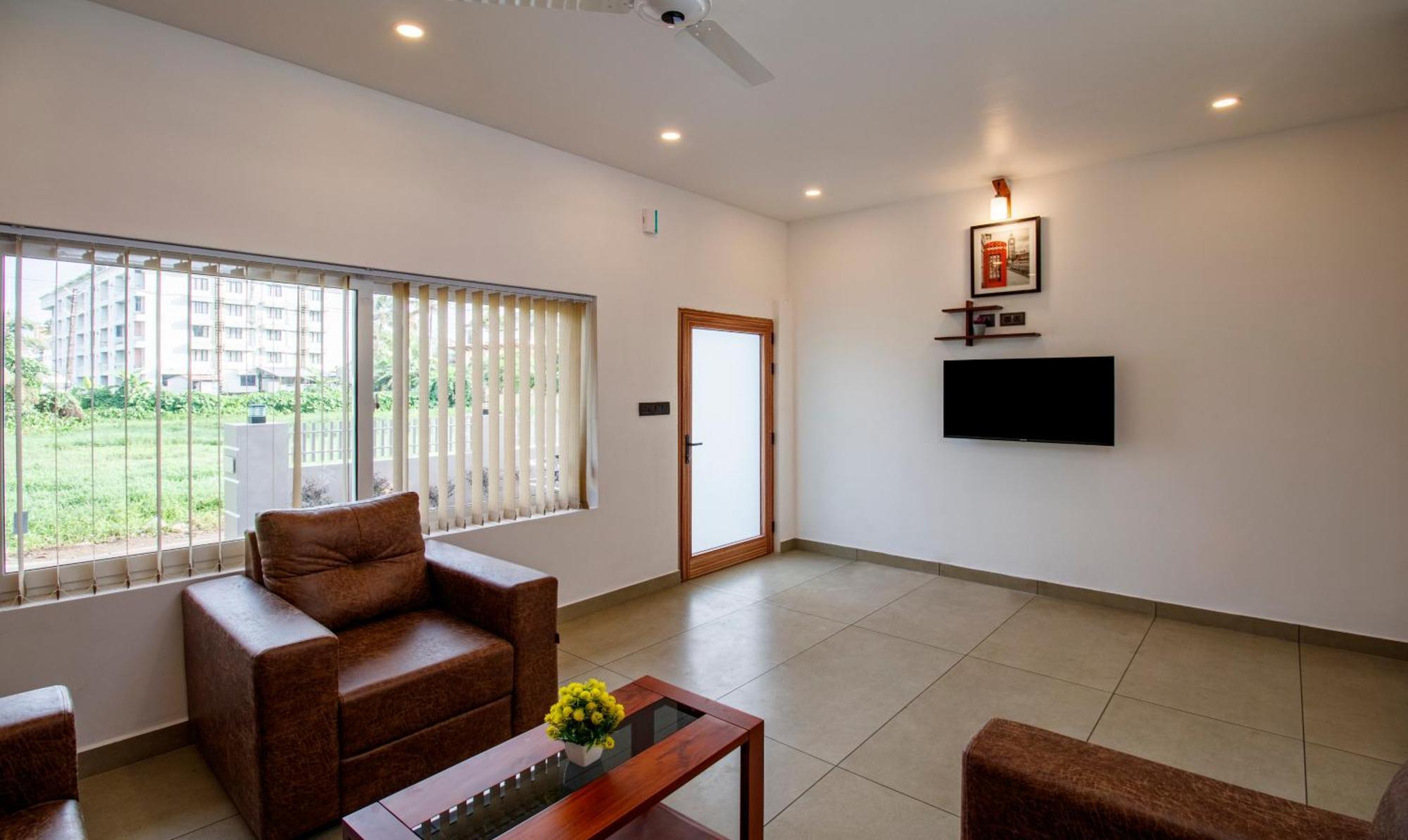 Treebo Amigos Residency Cochin Airport Hotel Kochi Exterior foto