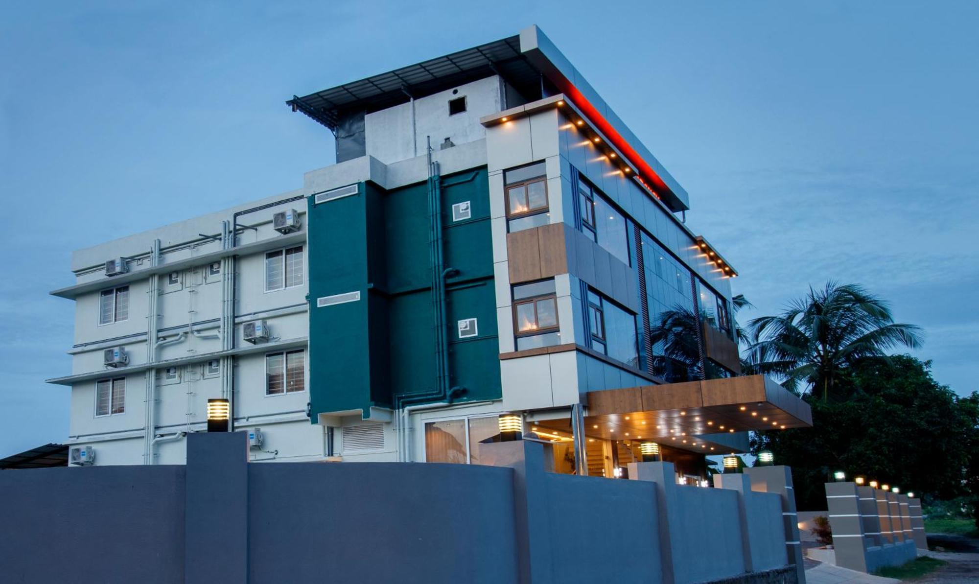 Treebo Amigos Residency Cochin Airport Hotel Kochi Exterior foto