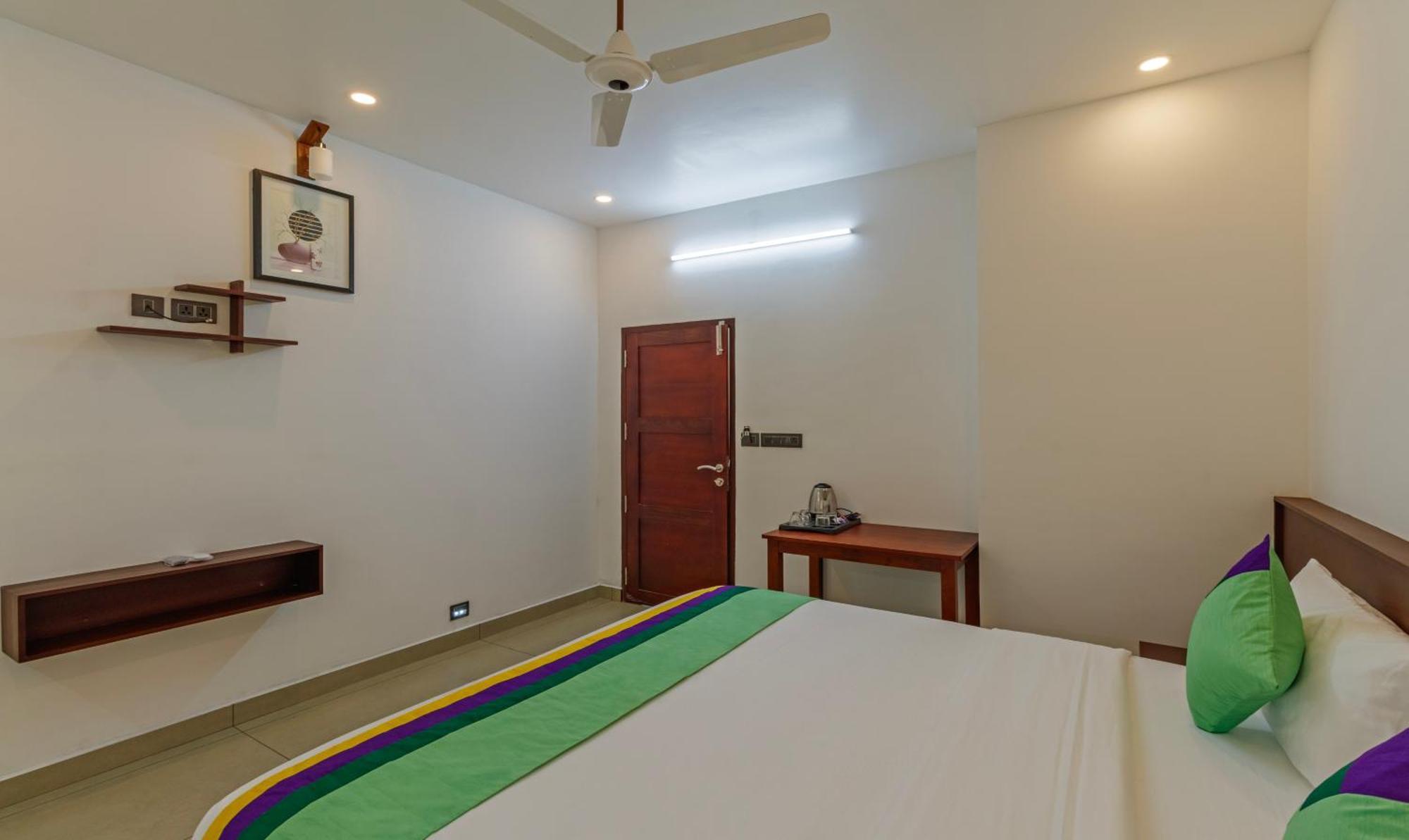Treebo Amigos Residency Cochin Airport Hotel Kochi Exterior foto